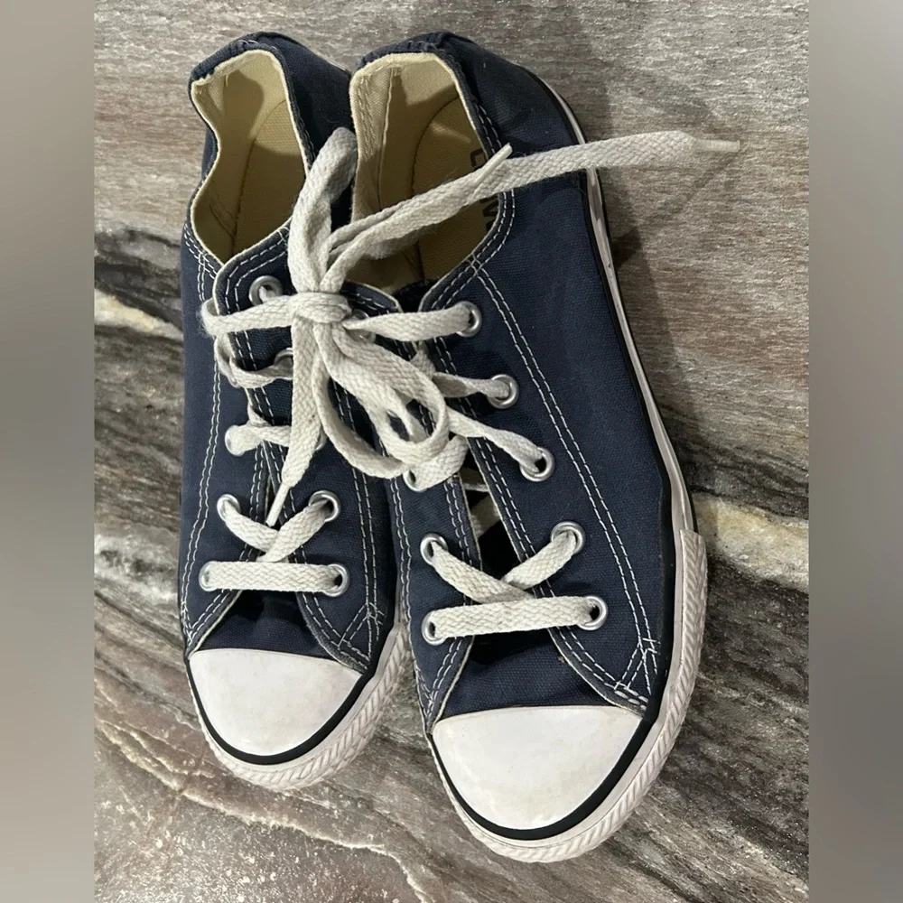 EUC- Converse Chuck Taylor Allstars- Blue Denim/Gray Converse- Size: Youth 2